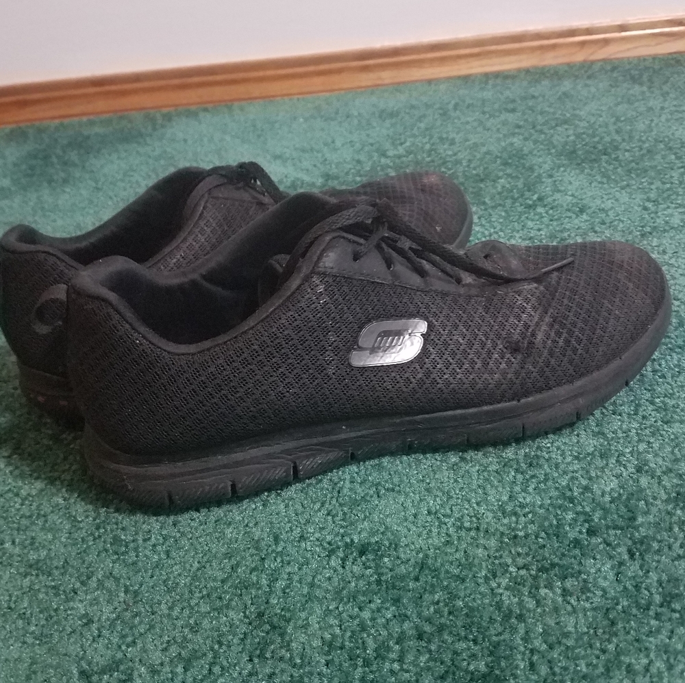 Sketchers slip resistant work shoes